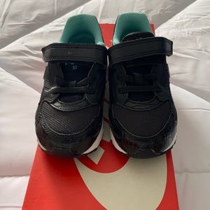 Brand new air max size 8c girls. Brand new!